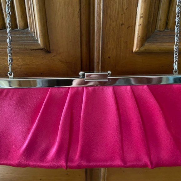Jessica McClintock evening bag with silver trim and chain. - Picture 2 of 6